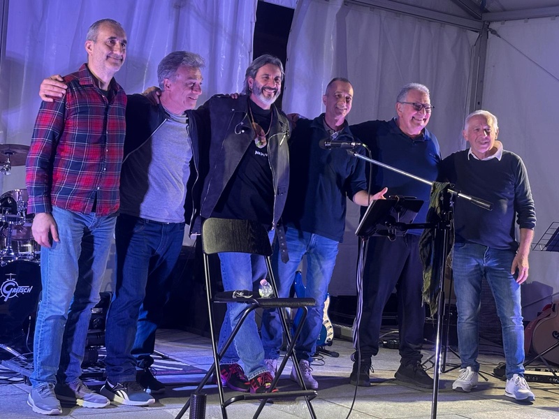 Vien Musica dal Chiostro - Undercover